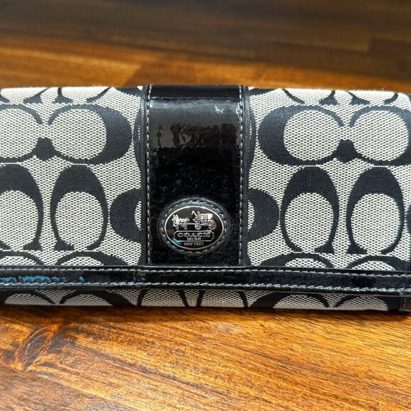 Coach Wallet - Picture 1 of 5